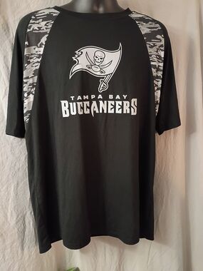 Tampa Bay Buccaneers Black Short-Sleeve Fan Tee